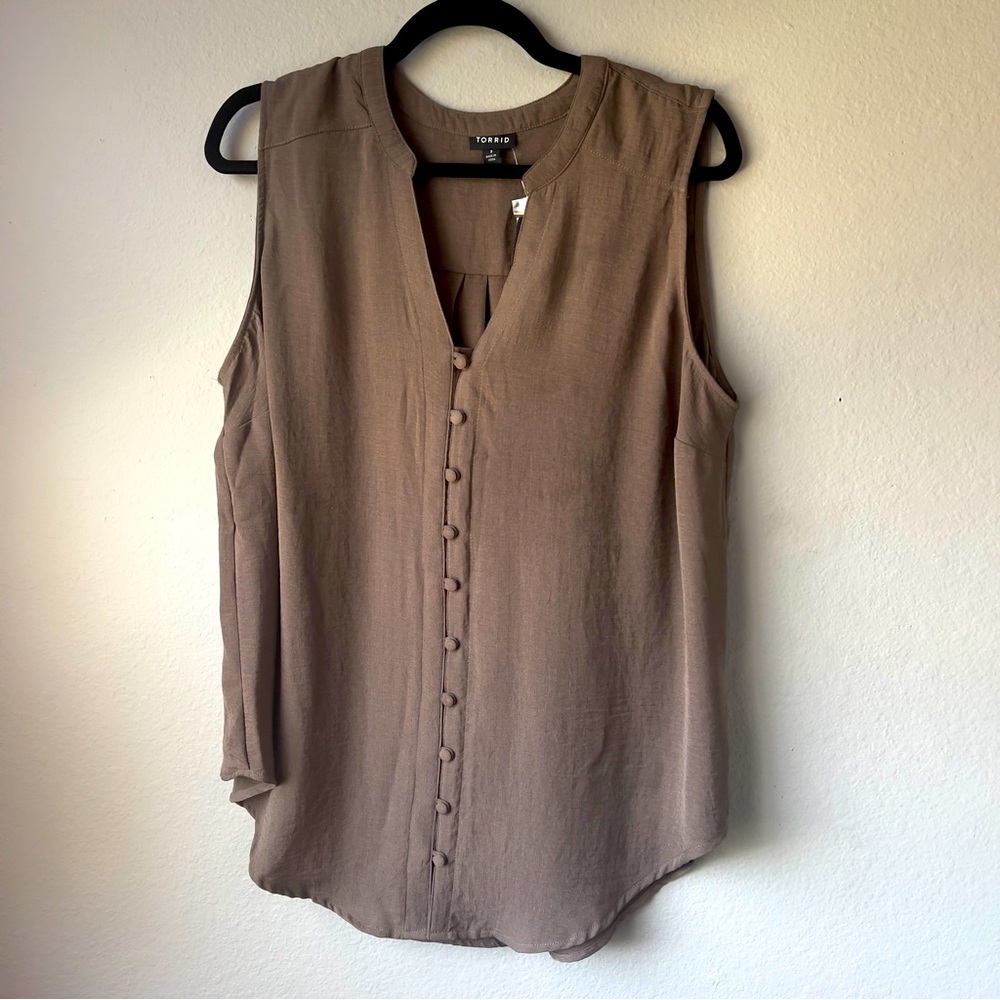 Torrid Button Front Sleeveless Blouse Sz 1X NWT